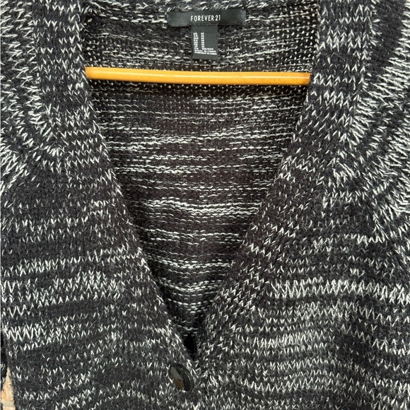 Forever 21 Ladies Cardigan - Button Front ‘Grandpa’ Style Sz Med - Picture 2 of 7